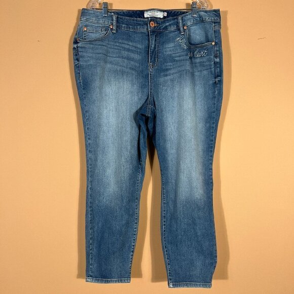 Torrid Plus Girlfriend Mid=Rise Embroidered Follow Your Heart Jeans - Picture 2 of 12